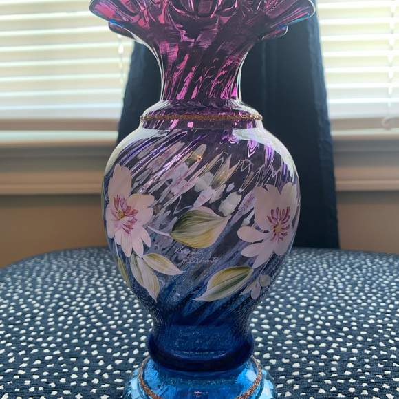 Fenton Mulberry Recognition vase - Picture 3 of 8